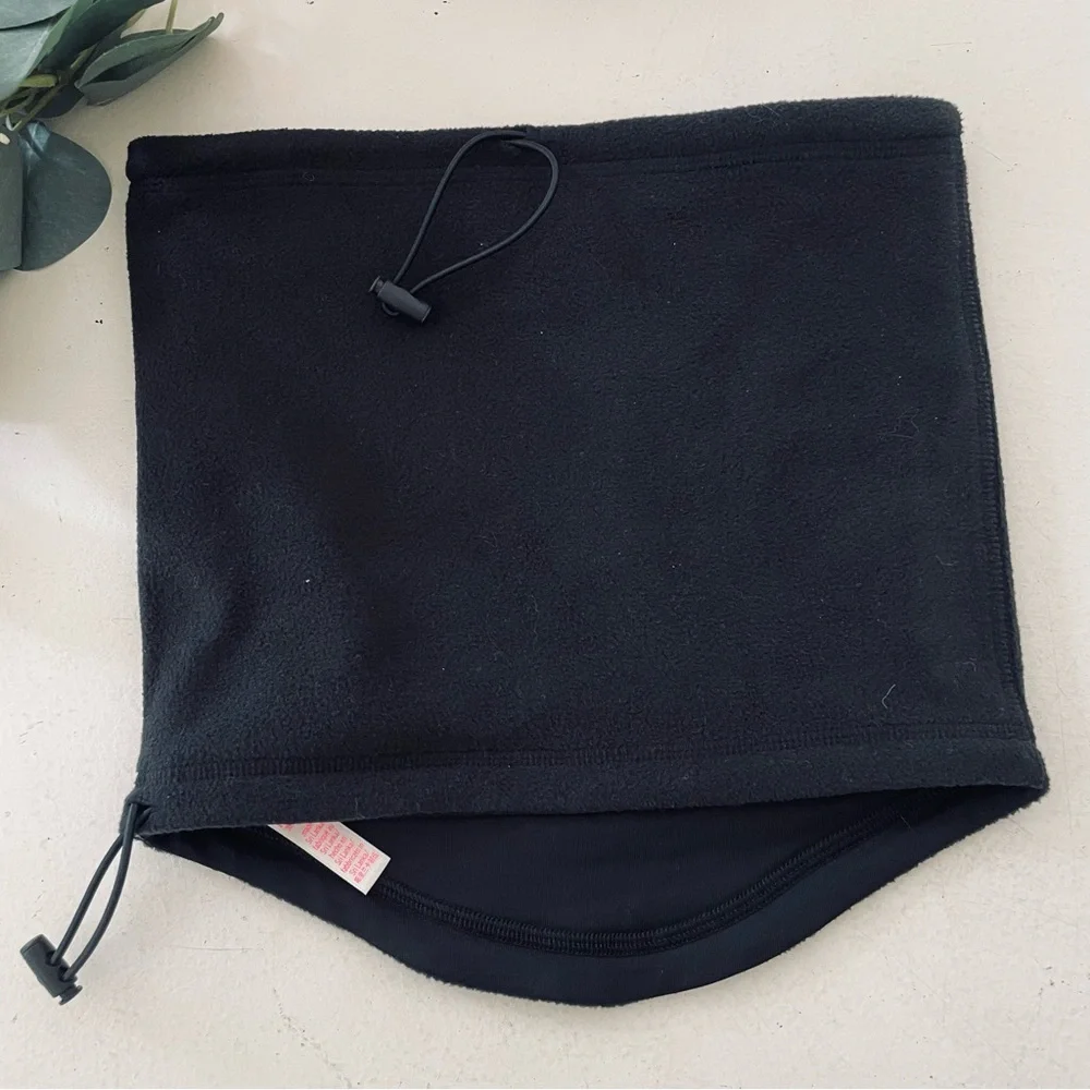 PINK Victoria’s Secret Fleece Neck Gaiter